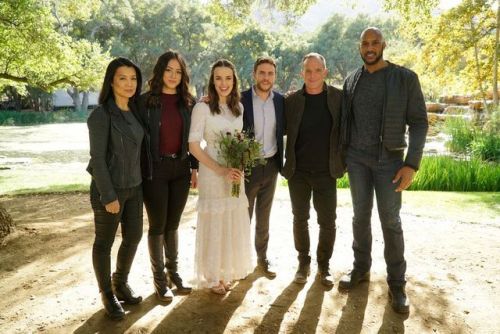 amandajoyce118:Agents of SHIELD S5E12 “The Real Deal” BTS...