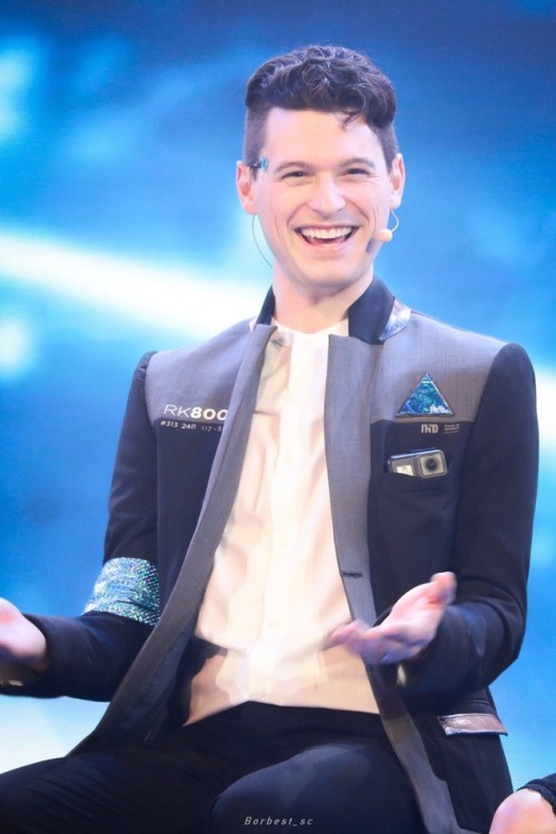 plushdechart:bryan dechart being a cutie at PSXSEA2018