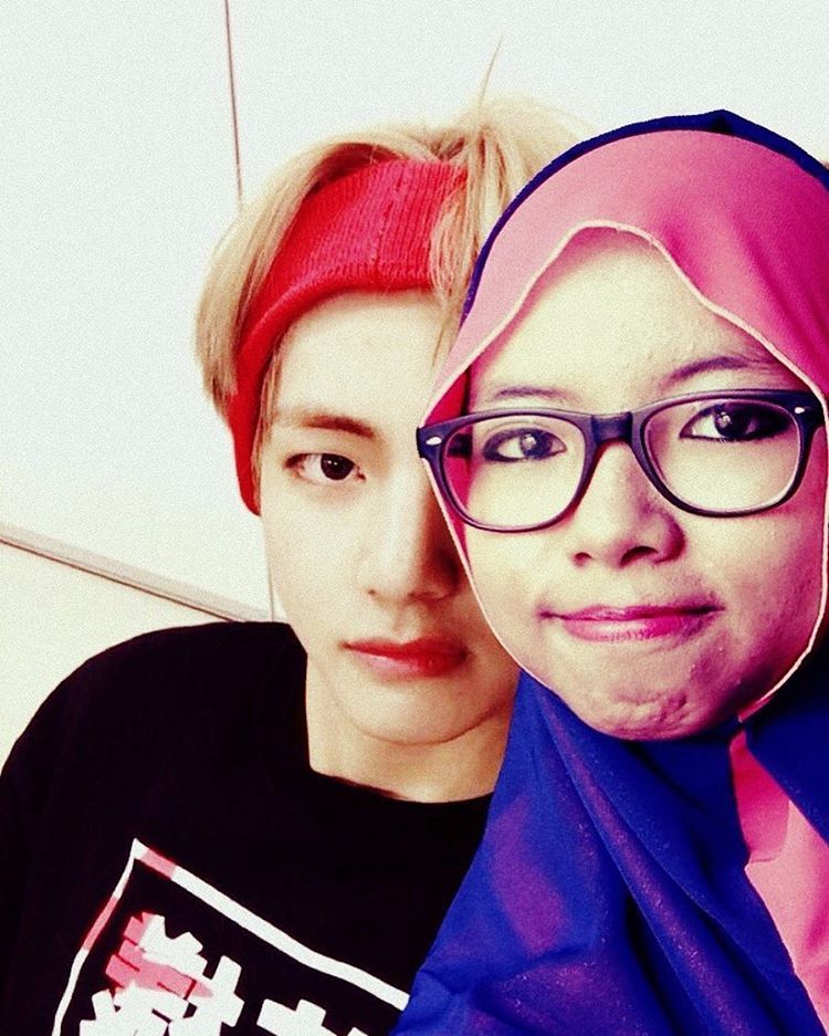 Let me take a selfie with V 😆😂😁 @alfizakiah fi jgn...