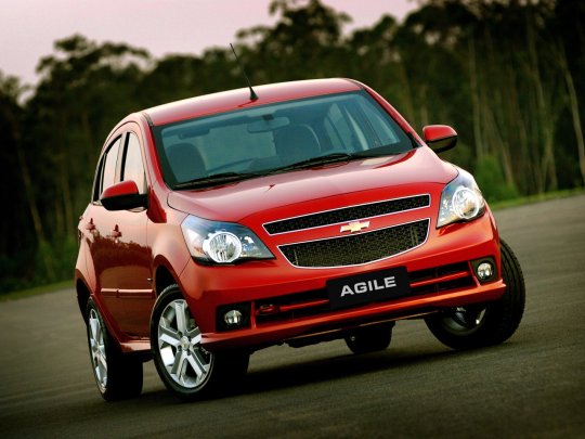 chevrolet agile vermelho dianteira grade