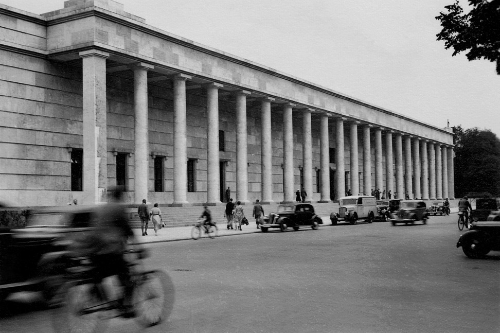 ISAR ATHEN — Das »Haus der Kunst« ist 175 Meter lang und