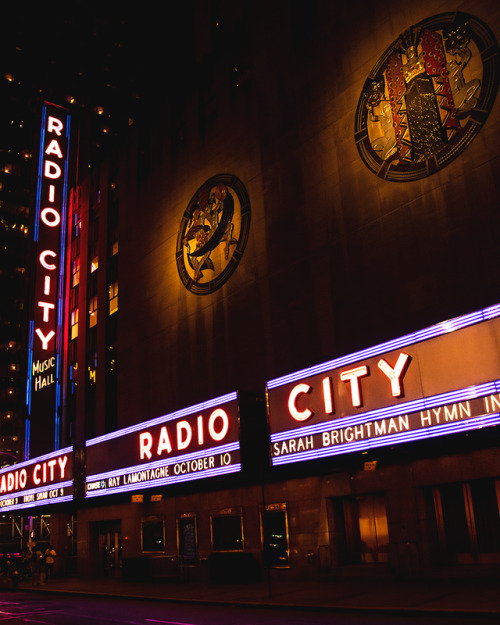 demigodxtonio:Radio city music hall ; Manhattan, New York City...