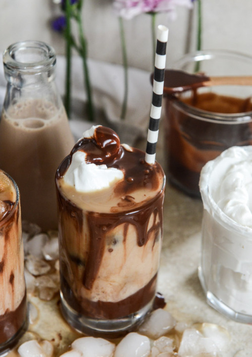 lustreplacement:chocolate milk iced mochas.Recipe