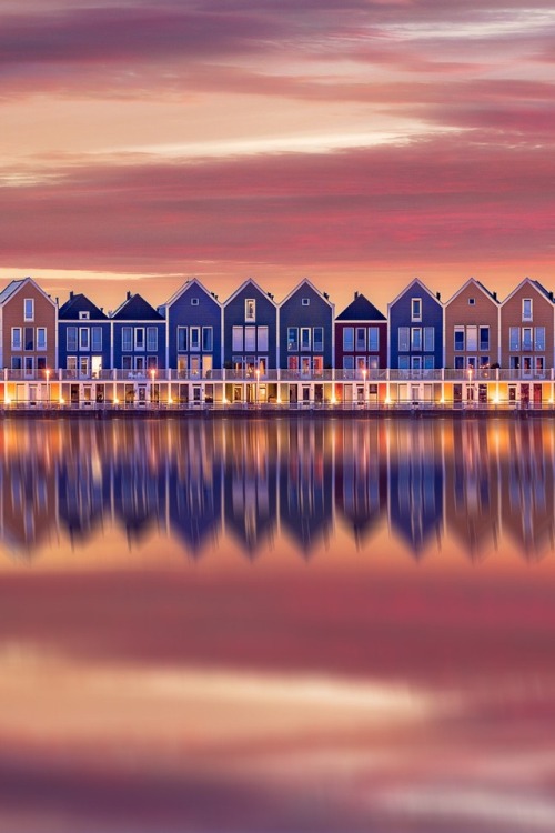 sundxwn:Rainbow Houses Houten, Hollandby Remco Scarfò