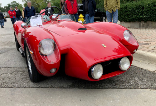 mjl-aus:rosspetersen:1958 Ferrari 250 Testa Rossa at Fuelfed...