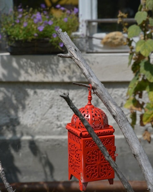 LANTERNE ROUGEAreuse, Neuchâtel #redlantern #red #areuse...