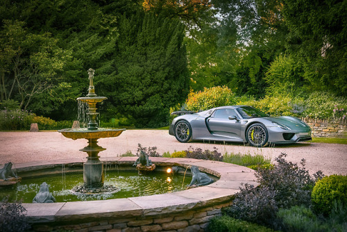 carpr0n:Starring: Porsche 918 SpyderBy Lens Luther