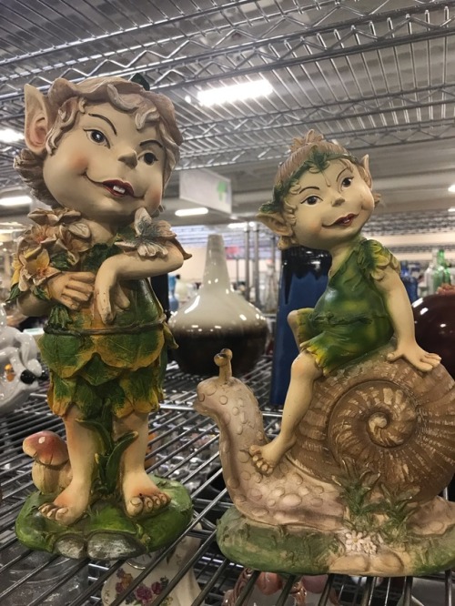 shiftythrifting:It’s the kind of face you see in the corner of...