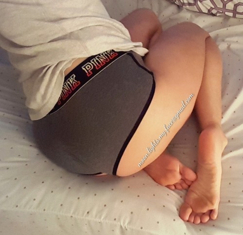 moonlightssexythings:Day 2 Zman’s sexy VS PINK gray booty...