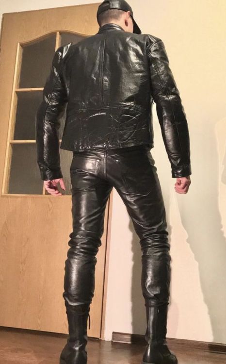 @FanLeatheRubber