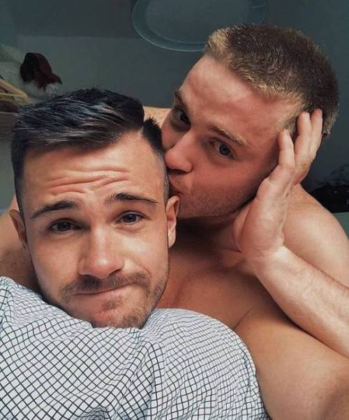 @DutchHairyGayLover