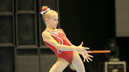 russianglitter:Viktoria Listunova FX - 2018 Russian Junior...