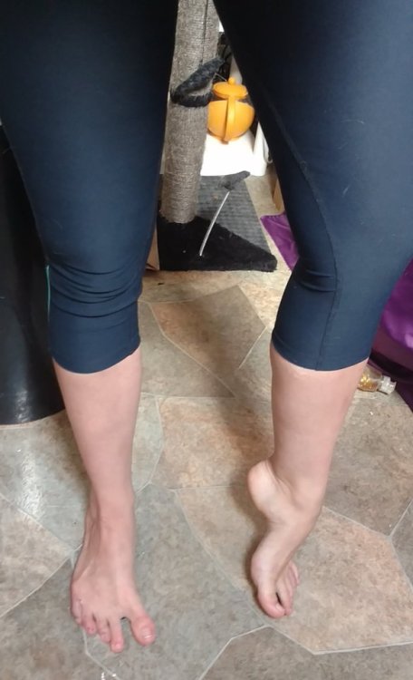 yoga pants feet