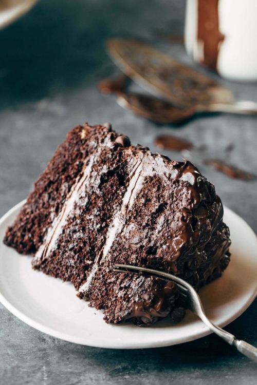 hoardingrecipes:Blackout Chocolate Cake