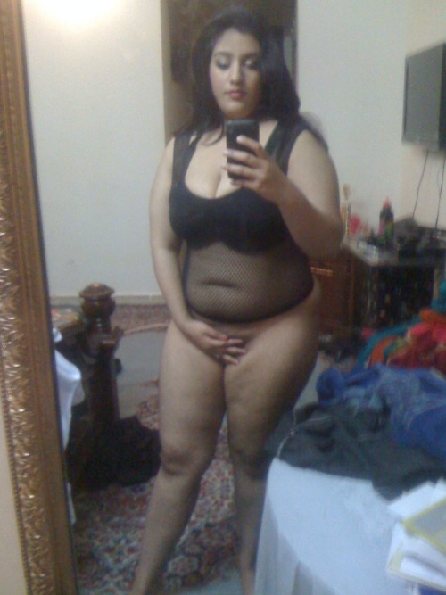 lovesexkinks:fuckingsexyindians:Indian with big chubby...