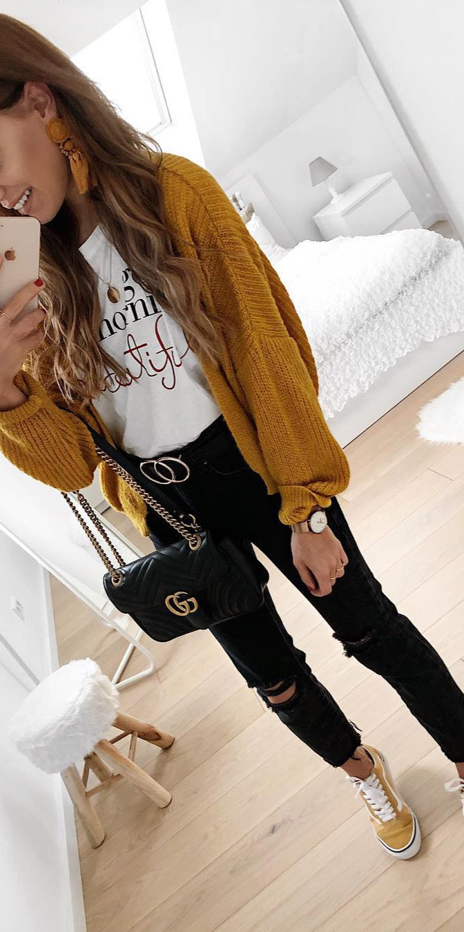 stylish, new york street style, #Style, #Street Soooo und hier dann noch meinen heutigen Look Habt noch einen tollen Tag , outfitoftheday , outfit , outfitinspiration , outfitideas , outfitinspo , ootd , wiwt , dailyoutfit , dailylook , yellowstyle , vansoldskool , momjeans , gucci , guccimarmont , monday , mondaymotivation 