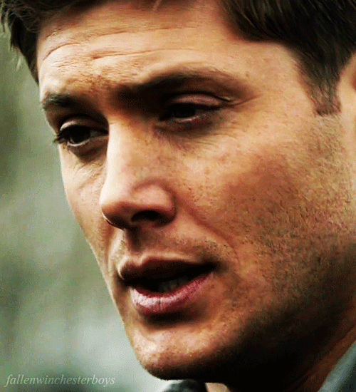 spnedit deanedit deangif jensenedit jensen ackles dean winchester i was doing something else and well i had to cause wow his lips i mean daaaamn *