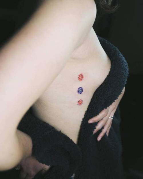 By Sol Tattoo, done in Seoul. http://ttoo.co/p/23978 flower;side boob;micro;rib;facebook;nature;twitter;minimalist;soltattoo