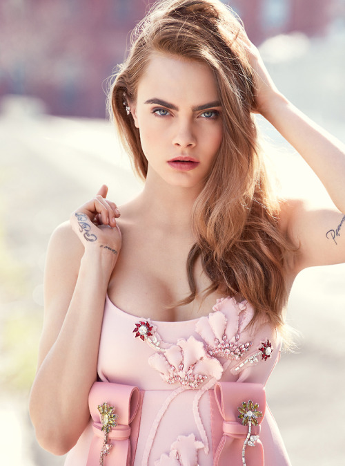 sexyandfamous:Cara Delevingne