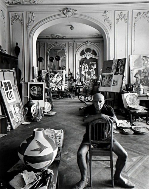 onlyoldphotography:Arnold Newman: Pabo Picasso, Cannes, 1956