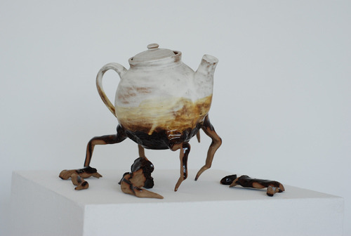 detournementsmineurs:Unsettling Ceramics by Sarah Duyer.