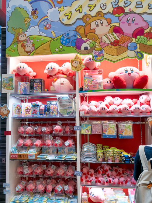 clockworkruins:tokyo-fashion:Kirby popup shop at Kiddyland...