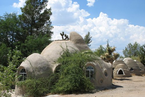 haloheliac:SuperAdobe structures of CalEarth