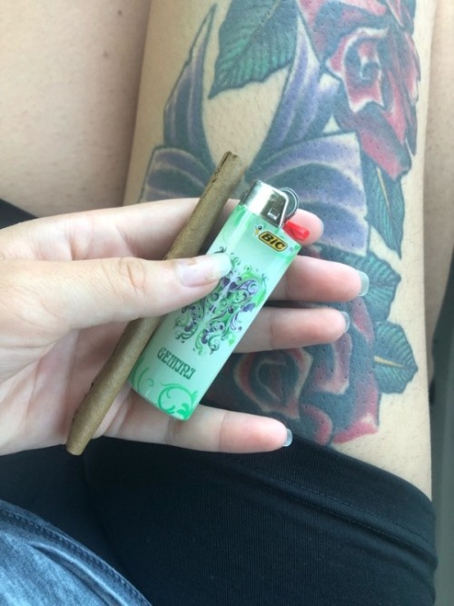 beneath-the-moon-and-sun:I love blunts