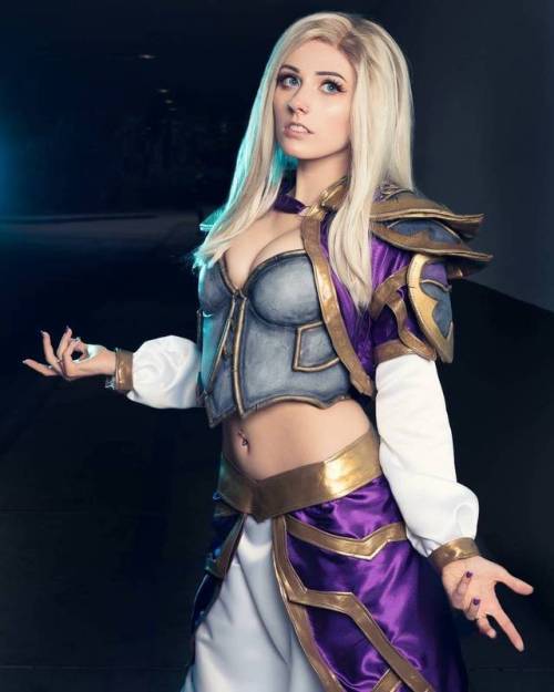 scotts1stlaw:Cosplay Babe of the Week Rolyat