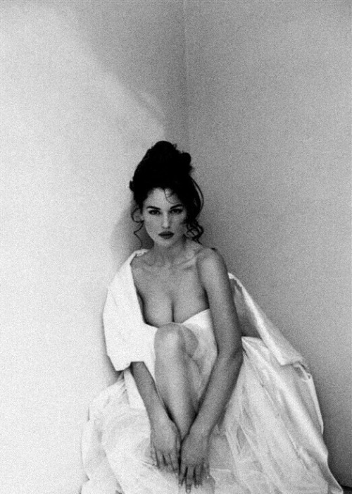 bitter-cherryy:Monica Bellucci, 1996