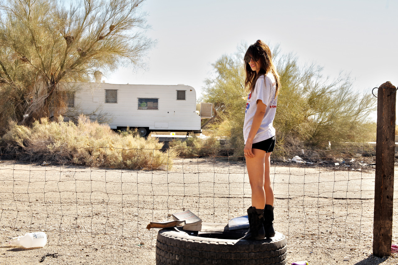 slab city california USA desert girl lifestyle picture Larry Niehues