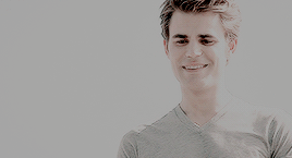 Paul Wesley  → Le Petit Frère. Tumblr_ouc24rA8TO1rqvglwo4_r2_400