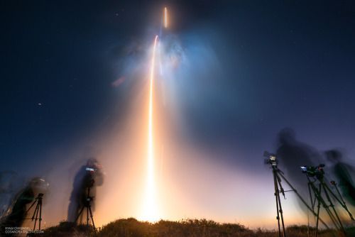 photos-of-space:Liftoff, re-entry and landing streak image...