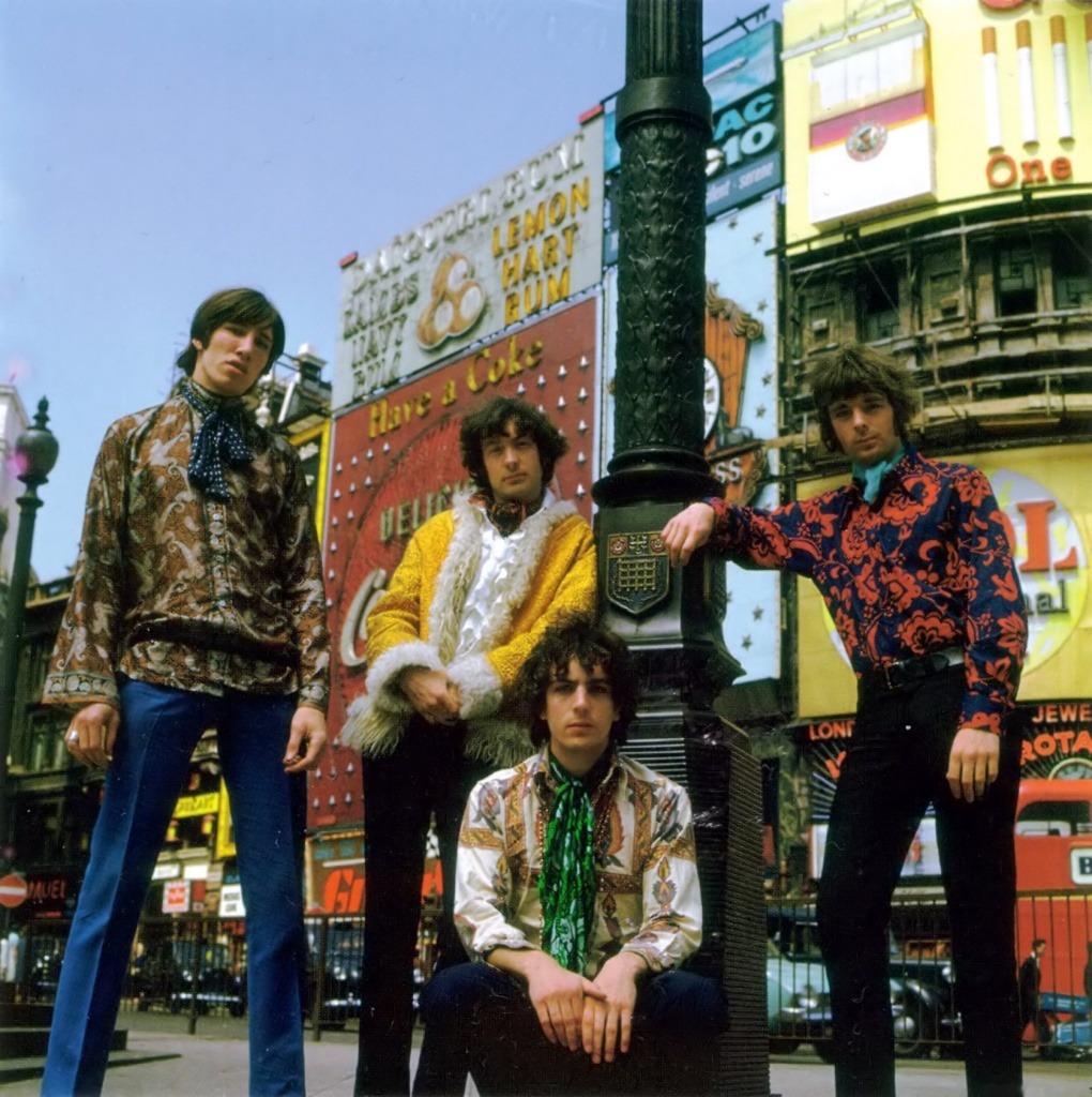 modbrother — Pink Floyd at Piccadilly Circus, 1967