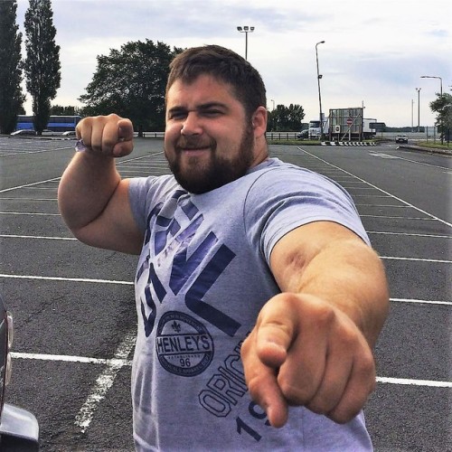 fiendish8:strongman dean evans aka thedickheaddeadlifter