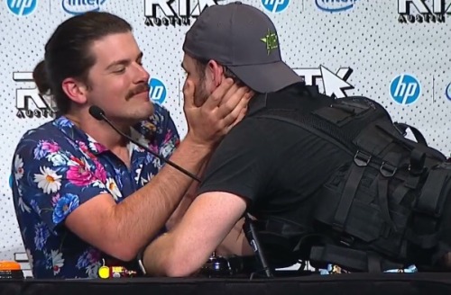 madprincevagabond:Screencaps of the Jon and Ryan kiss tonight at...