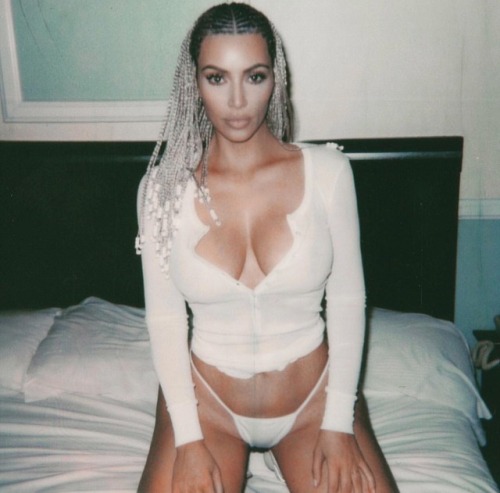 celebgoodies:Kim Kardashianhttp://celebgoodies.tumblr.com