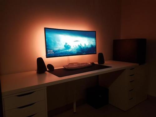 minimalsetups:Super Minimalistic Backlit WorkspaceHead here...