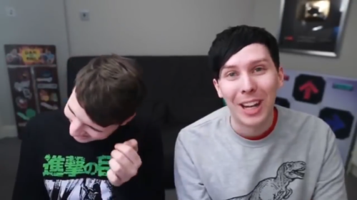 dansababybear:dansababybear:Want to know what fucks me up good? When Dan is laughing, and Phil...