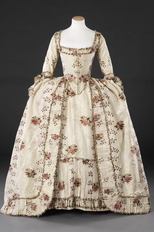 fashionsfromhistory:Robe a la francaiseLate 1770s - Early...