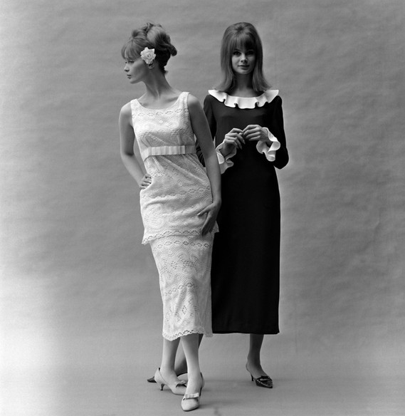 Celia Hammond and Jean Shrimpton photographed by... : Ladies of The 60s