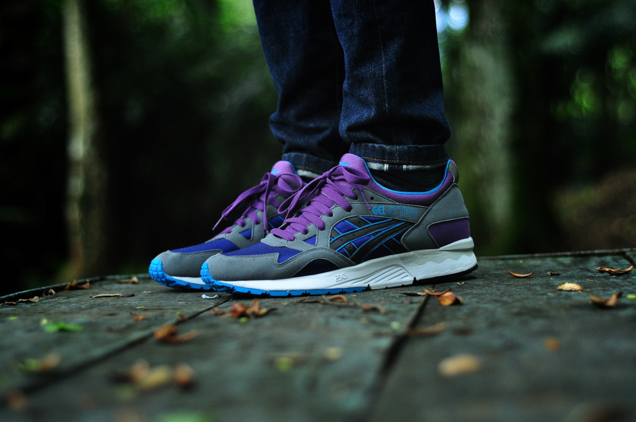 asics gel lyte v grey purple