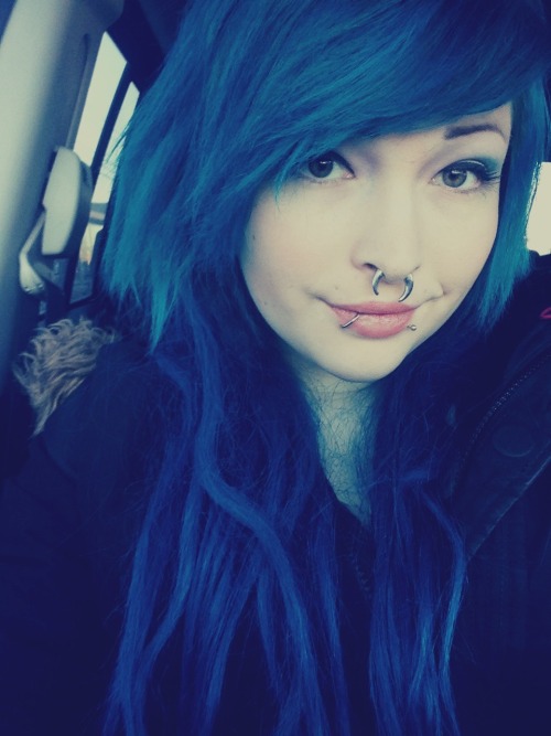 me agoraphobic blue hair piercings