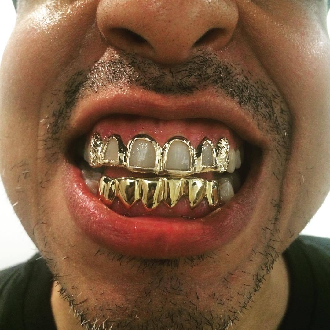 SINCERE & CO // @smurffedout #grillz #gold #grills #goldteeth...