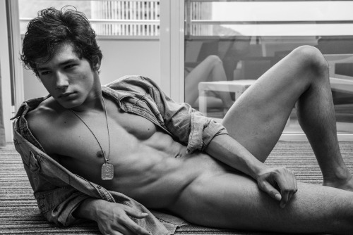 365daysofsexy:FERNANDO SKINNER