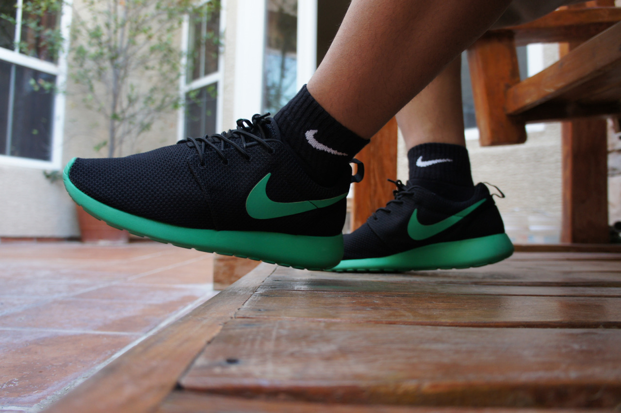 Nike Roshe Run BlackStadium Green (by - Sweetsoles nike roshe run black stadium green