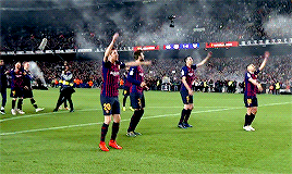 إحتفال برشلونة بلقب الدوري لموسم 2018/2019 في الكامب نو  Tumblr_pqqqbte96n1uo4zhwo3_400