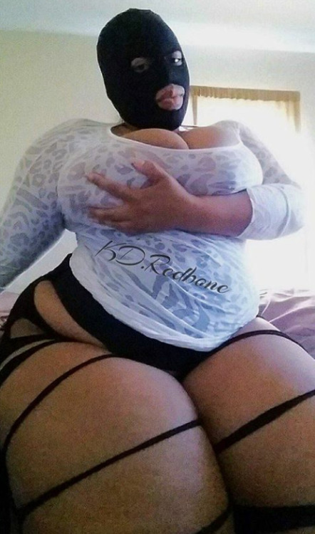 trannyspecialist:bigtitgirlz:Thick af with...