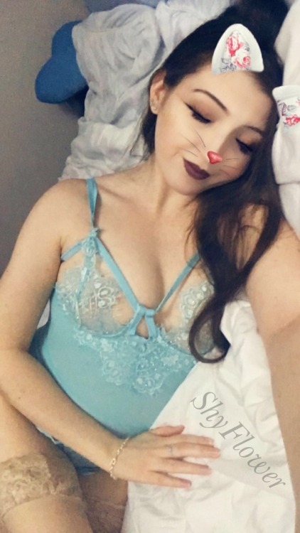 shyflower:message me about my nsfw snapchat if you want to see...