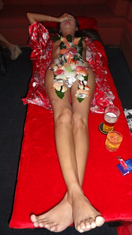 NYOTAIMORI Naked Body Sushi